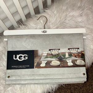 NWT UGG Jackson Gray Table Runner
